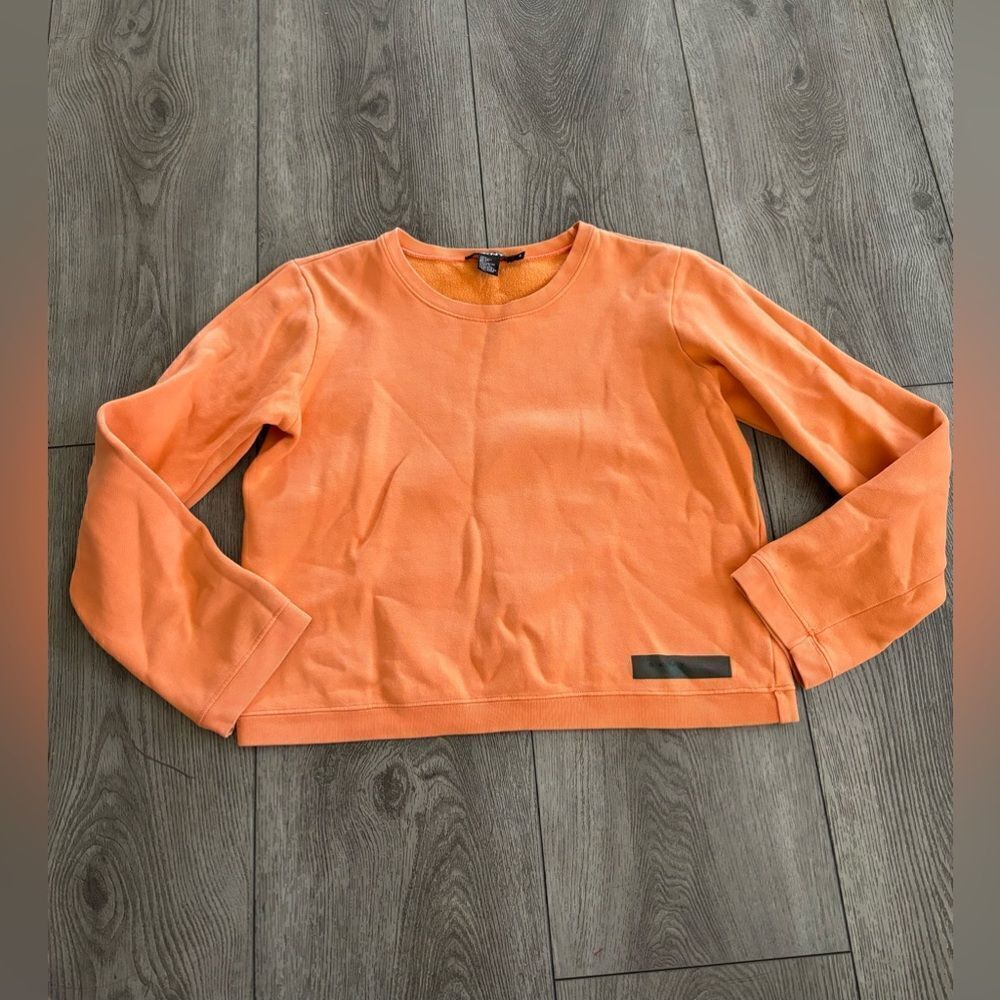 DKNY woman’s sweater used in good condition